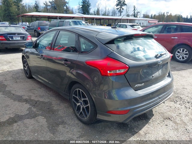 Ford FOCUS SE 2015 1FADP3K24FL297395 Image 3