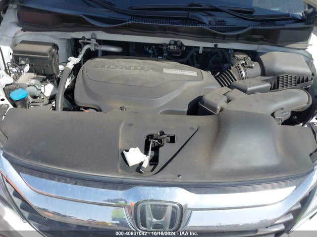 Honda Odyssey Touring 2018 5FNRL6H81JB103698 Image 10