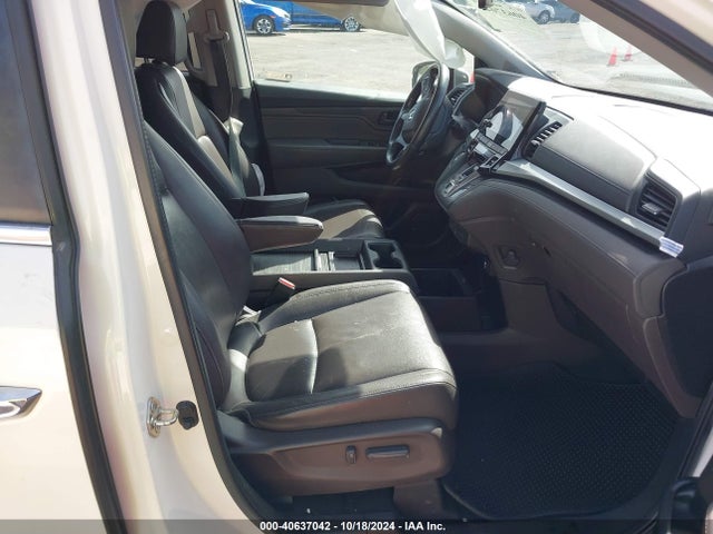Honda Odyssey Touring 2018 5FNRL6H81JB103698 Image 5