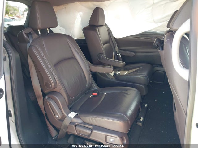 Honda Odyssey Touring 2018 5FNRL6H81JB103698 Image 8