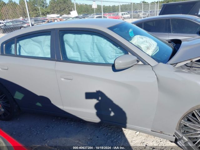 2C3CDXBG5KH664835 Dodge Charger Sxt Rwd