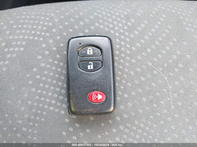 JTDZN3EUXEJ011451 Toyota Prius V Three