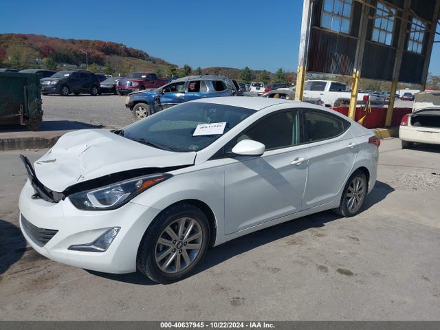 Hyundai ELANTRA SE 2015 5NPDH4AE6FH608208 Image 2