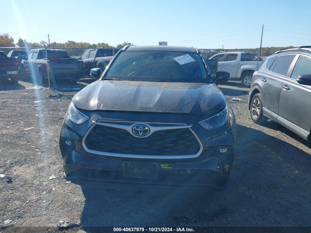 Toyota Highlander 2022 5TDGBRCH8NS556558 Image 12