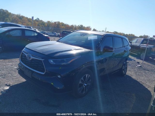 Toyota Highlander 2022 5TDGBRCH8NS556558 Image 2