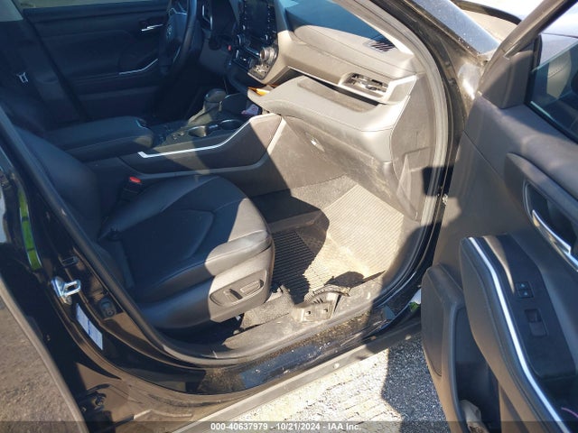 Toyota Highlander 2022 5TDGBRCH8NS556558 Image 5