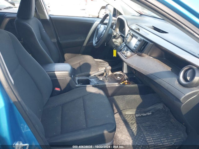 Toyota RAV4 LE 2016 JTMBFREV7GD197218 Image 5