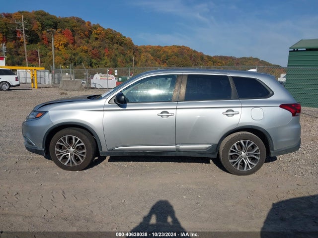Mitsubishi Outlander Es 2018 JA4AD2A35JJ001826 Image 14
