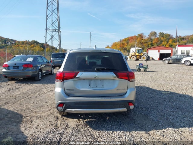 Mitsubishi Outlander Es 2018 JA4AD2A35JJ001826 Image 16