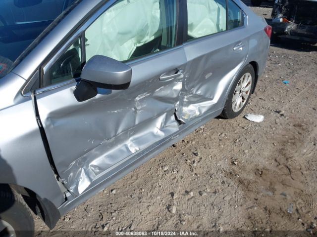 4S3BNAE68F3058975 Subaru Legacy 2.5i Premium