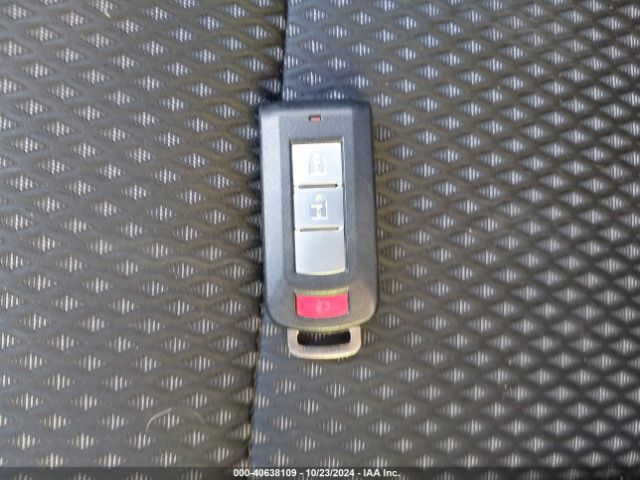 JA4AZ3A38JZ053699 Mitsubishi Outlander Le