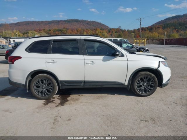 JA4AZ3A38JZ053699 Mitsubishi Outlander Le