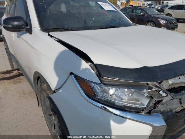 JA4AZ3A38JZ053699 Mitsubishi Outlander Le