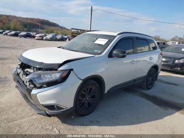 JA4AZ3A38JZ053699 Mitsubishi Outlander Le