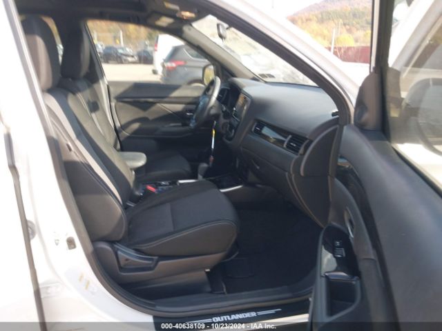 JA4AZ3A38JZ053699 Mitsubishi Outlander Le
