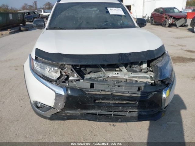 JA4AZ3A38JZ053699 Mitsubishi Outlander Le