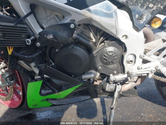 2017 APRILIA RSV4 ZD4KEU007HS000034 Photo 8