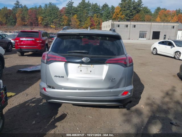 2T3JFREV5HW684904 Toyota RAV4 SE