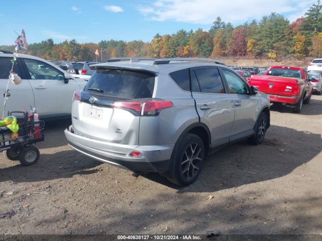 2T3JFREV5HW684904 Toyota RAV4 SE