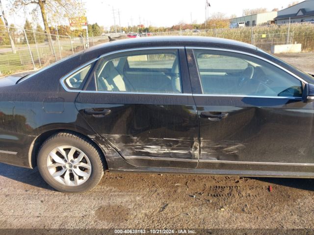 1VWAT7A35GC031750 Volkswagen Passat 1.8t S