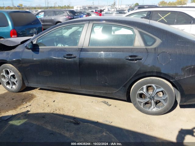 3KPF24AD8ME324825 KIA Forte Lxs
