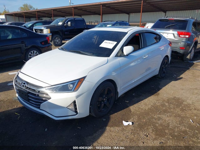 Hyundai Elantra Value Edition 2019 5NPD84LF7KH454219 Image 2