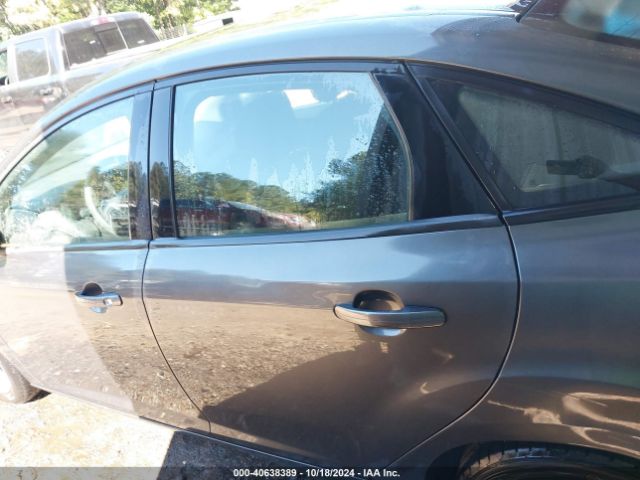 1FADP3F28JL202176 Ford FOCUS SE