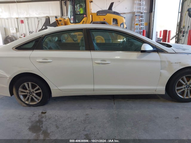 Hyundai SONATA SE 2016 5NPE24AF8GH384164 Image 13
