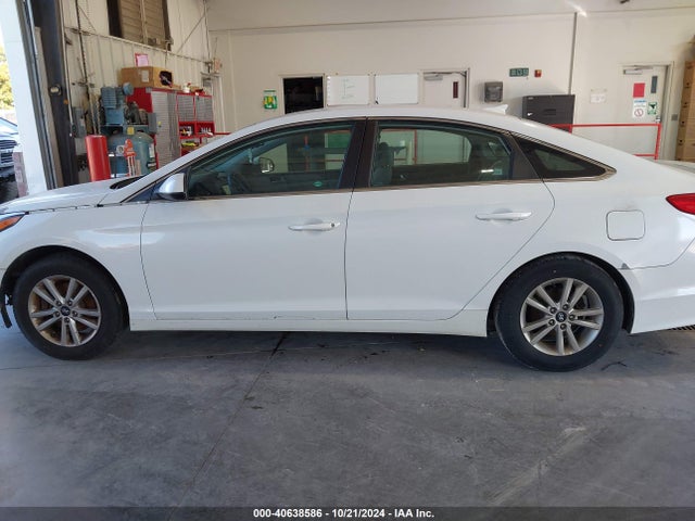 Hyundai SONATA SE 2016 5NPE24AF8GH384164 Image 14