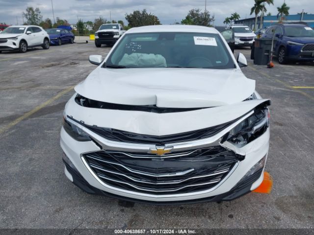 1G1ZD5STXSF128156 Chevrolet Malibu Fwd 1lt