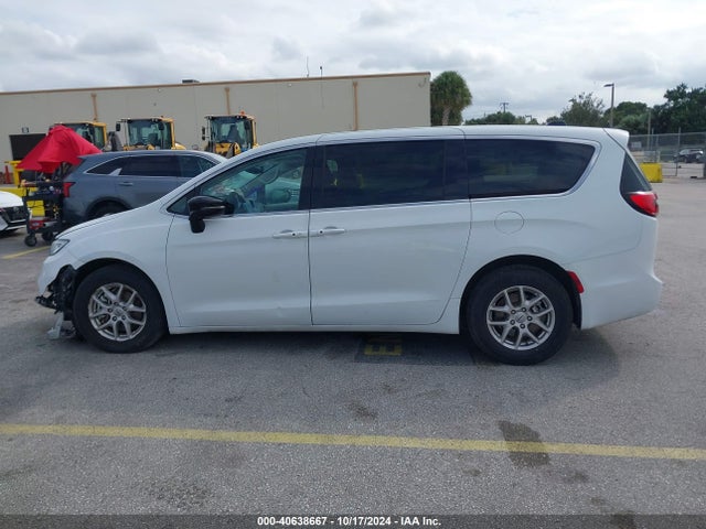 Chrysler Pacifica Touring L 2024 2C4RC1BG4RR106260 Image 14