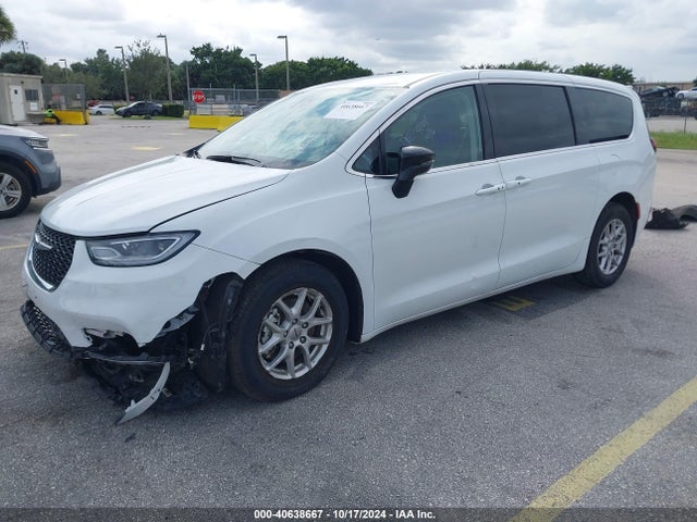 Chrysler Pacifica Touring L 2024 2C4RC1BG4RR106260 Image 2