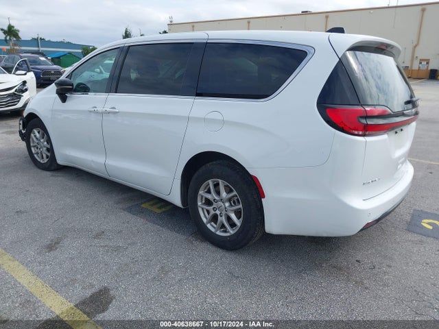 Chrysler Pacifica Touring L 2024 2C4RC1BG4RR106260 Image 3