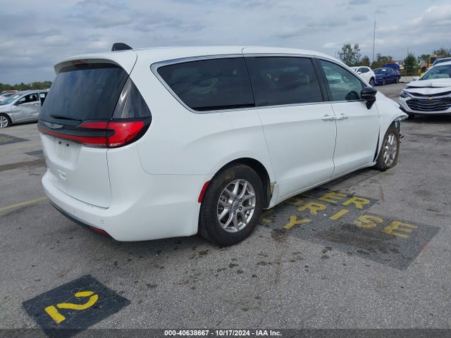 Chrysler Pacifica Touring L 2024 2C4RC1BG4RR106260 Image 4