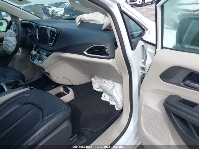 Chrysler Pacifica Touring L 2024 2C4RC1BG4RR106260 Image 5