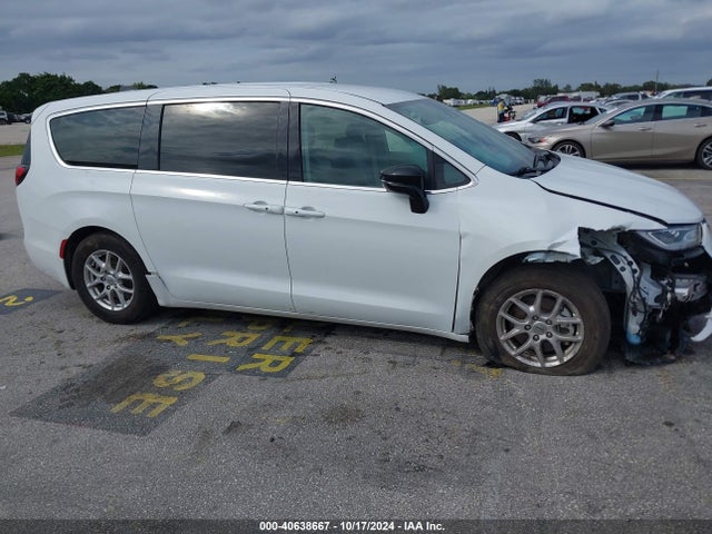 Chrysler Pacifica Touring L 2024 2C4RC1BG4RR106260 Image 6