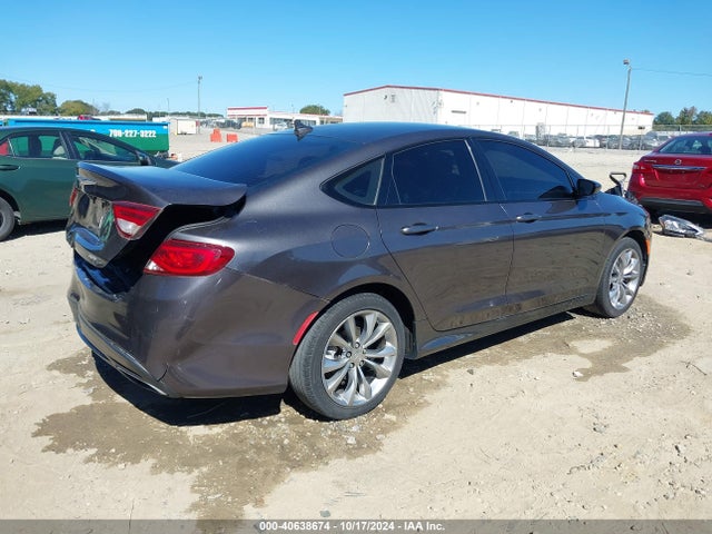 Chrysler 200 S 2015 1C3CCCBB4FN739117 Image 4