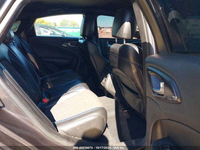 Chrysler 200 S 2015 1C3CCCBB4FN739117 Image 8