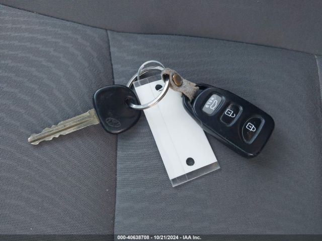 5NPDH4AE5FH571765 Hyundai ELANTRA SE