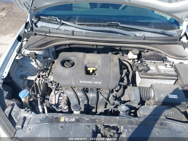 Hyundai ELANTRA SE 2018 5NPD74LF3JH235551 Image 10