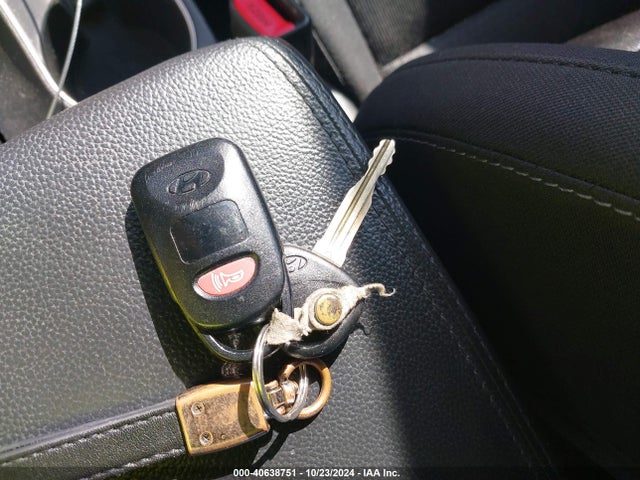 Hyundai ELANTRA SE 2018 5NPD74LF3JH235551 Image 11
