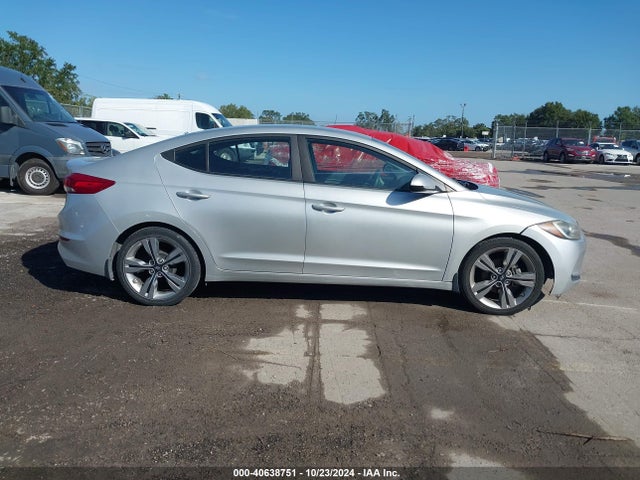 Hyundai ELANTRA SE 2018 5NPD74LF3JH235551 Image 14