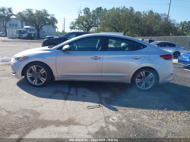 Hyundai ELANTRA SE 2018 5NPD74LF3JH235551 Image 15