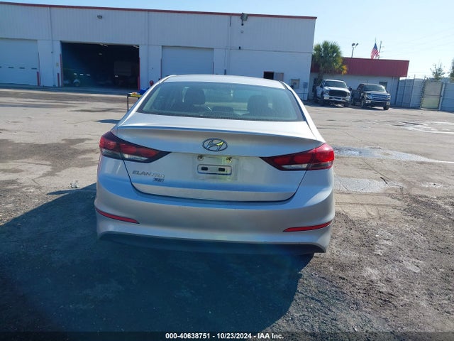 Hyundai ELANTRA SE 2018 5NPD74LF3JH235551 Image 17