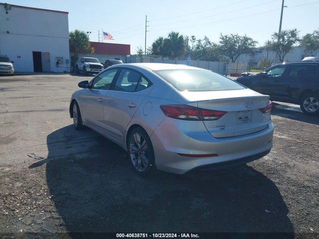 Hyundai ELANTRA SE 2018 5NPD74LF3JH235551 Image 3