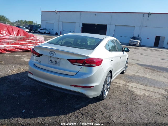 Hyundai ELANTRA SE 2018 5NPD74LF3JH235551 Image 4