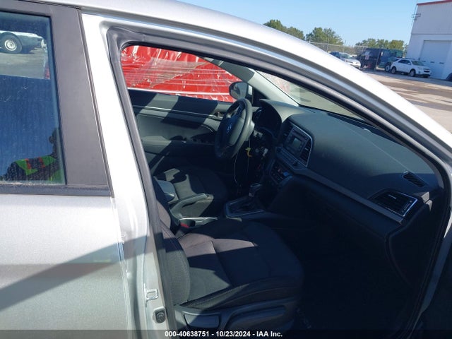 Hyundai ELANTRA SE 2018 5NPD74LF3JH235551 Image 5