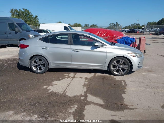 Hyundai ELANTRA SE 2018 5NPD74LF3JH235551 Image 6