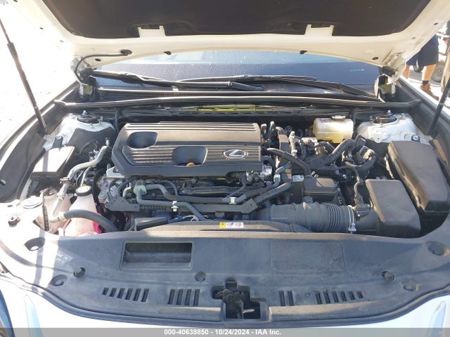 58ADA1C1XNU017546 Lexus ES 300H