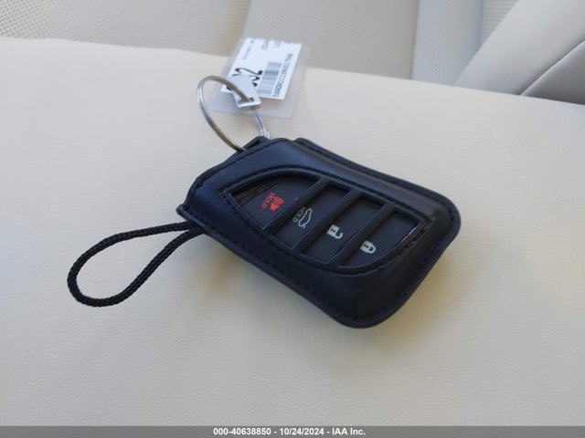 58ADA1C1XNU017546 Lexus ES 300H